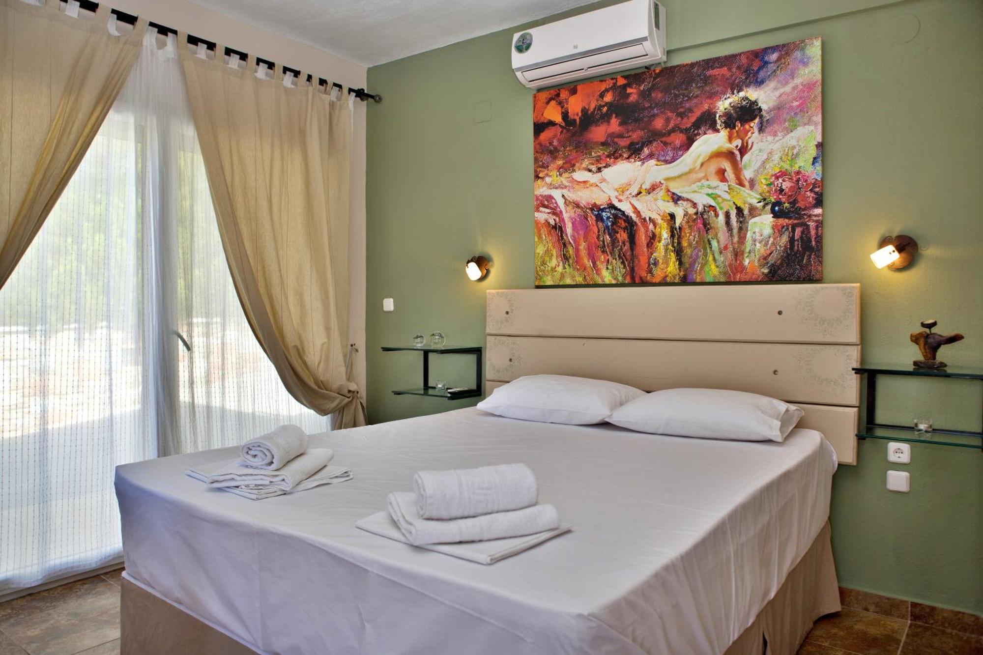 Axion Esti Apartments Skopelos Town Ngoại thất bức ảnh