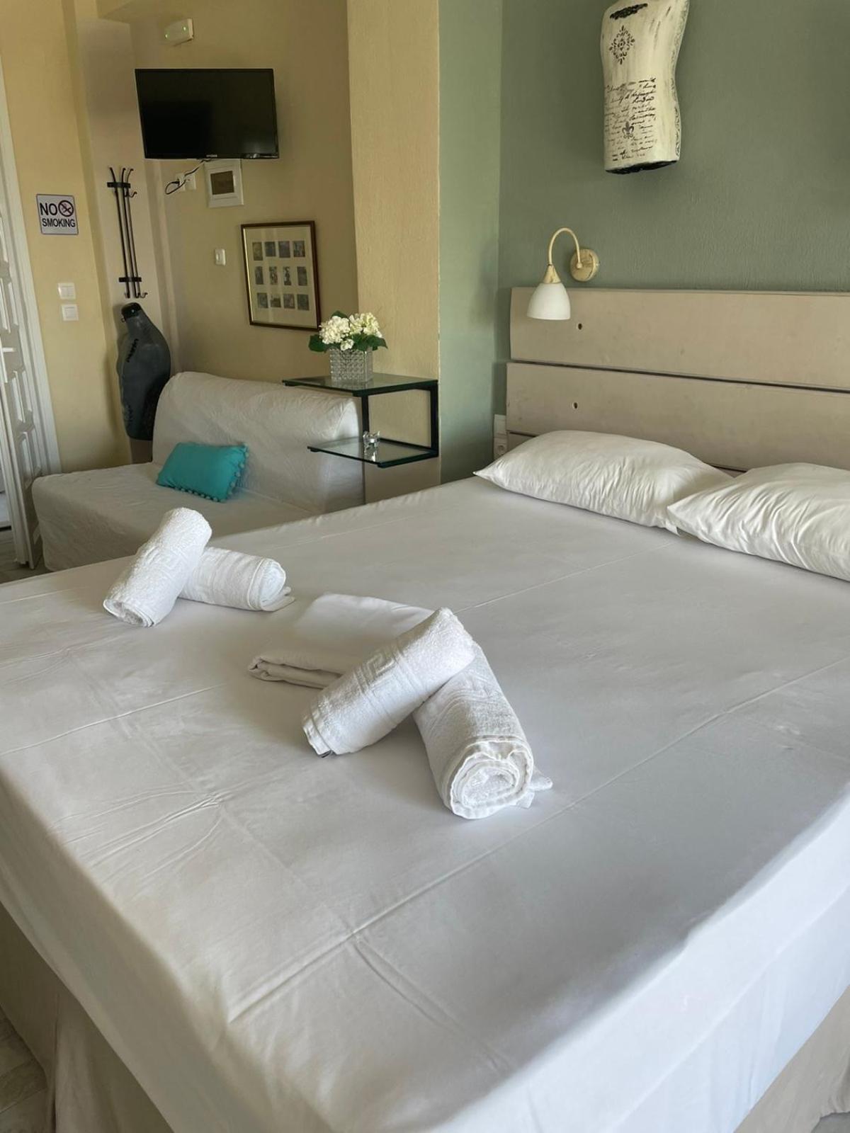 Axion Esti Apartments Skopelos Town Phòng bức ảnh