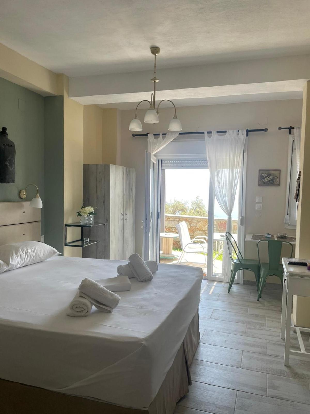 Axion Esti Apartments Skopelos Town Ngoại thất bức ảnh